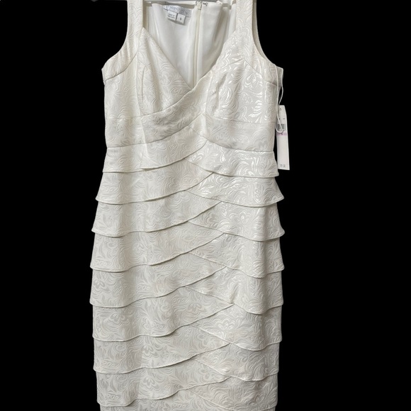 London Times Ivory Ruffle Dress size 6 - Picture 10 of 11